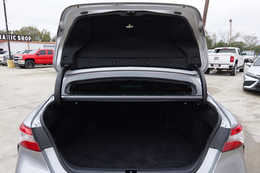 2020 Toyota Camry Image 21