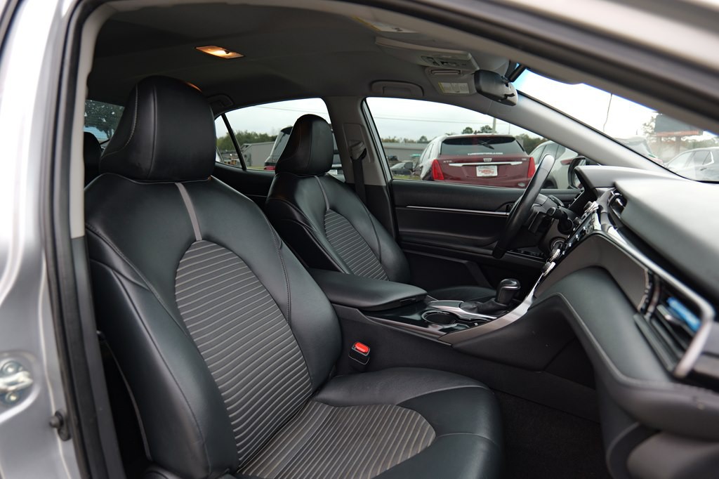 2020 Toyota Camry Image 30