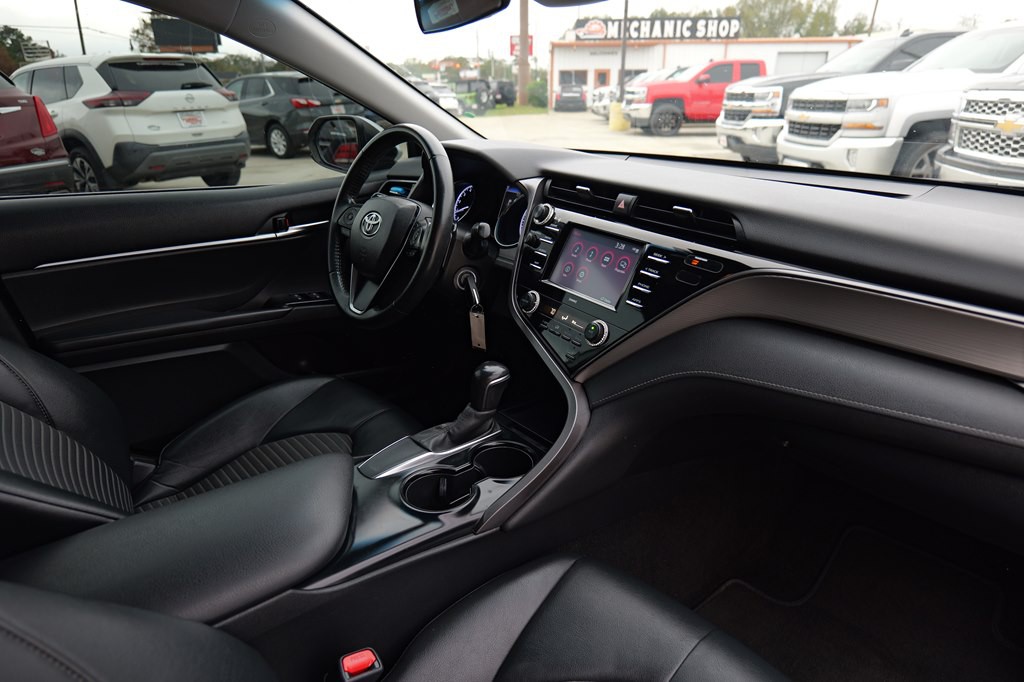 2020 Toyota Camry Image 31