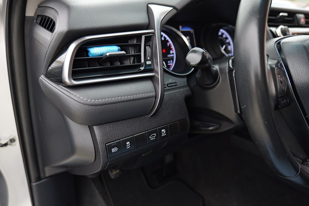 2020 Toyota Camry Image 40