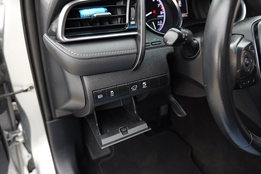 2020 Toyota Camry Image 42