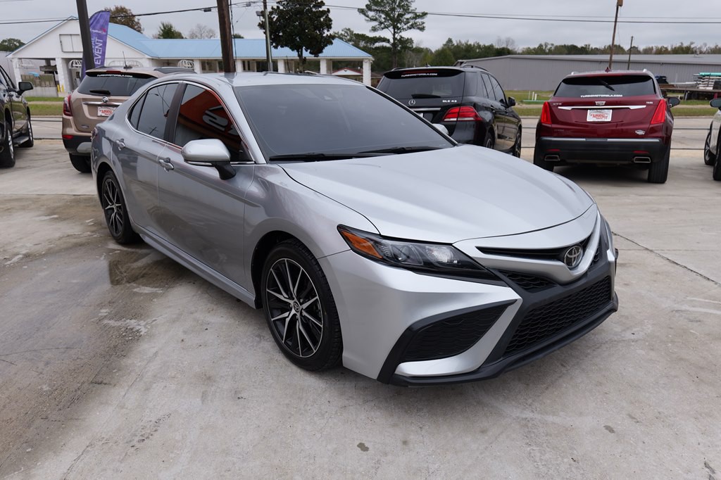 2023 Toyota Camry Image 3