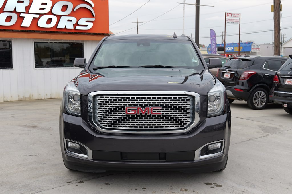 2017 GMC Yukon Image 2