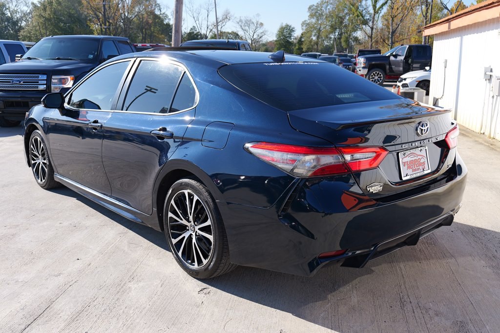 2019 Toyota Camry Image 9