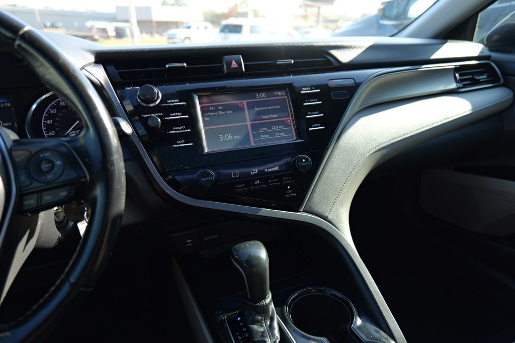 2019 Toyota Camry Image 26