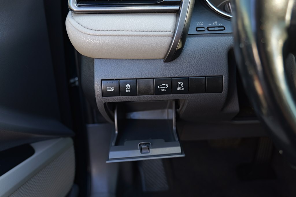 2019 Toyota Camry Image 30