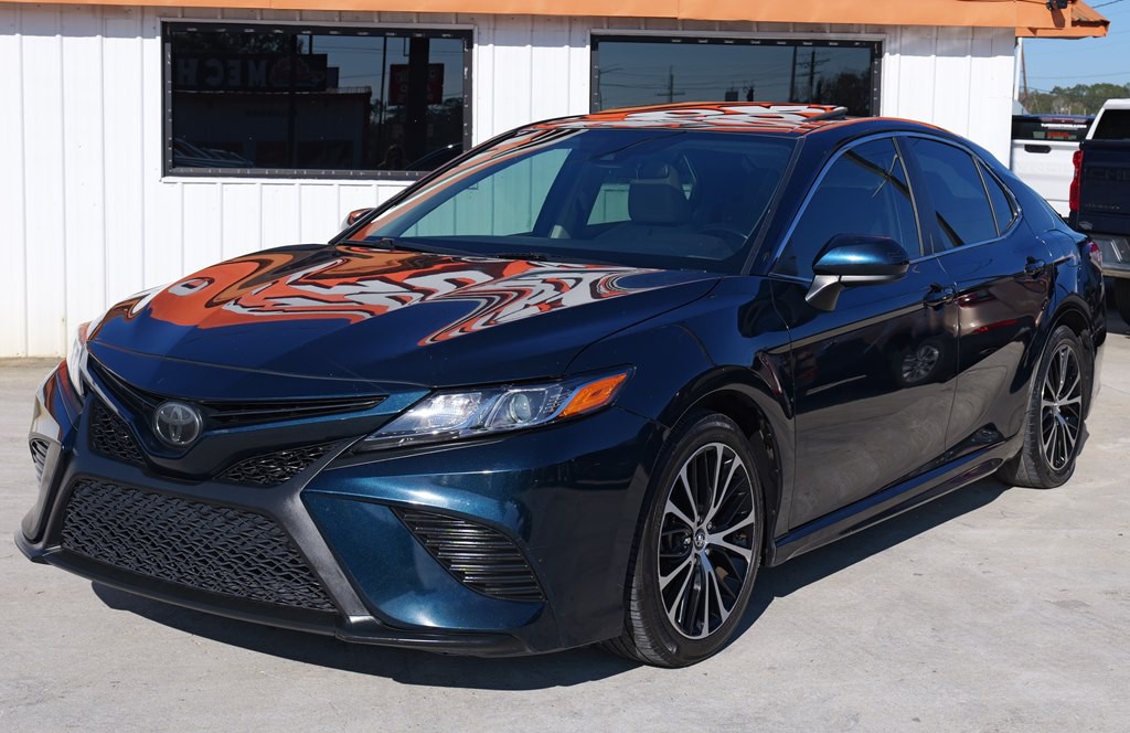 2019 Toyota Camry Image 32