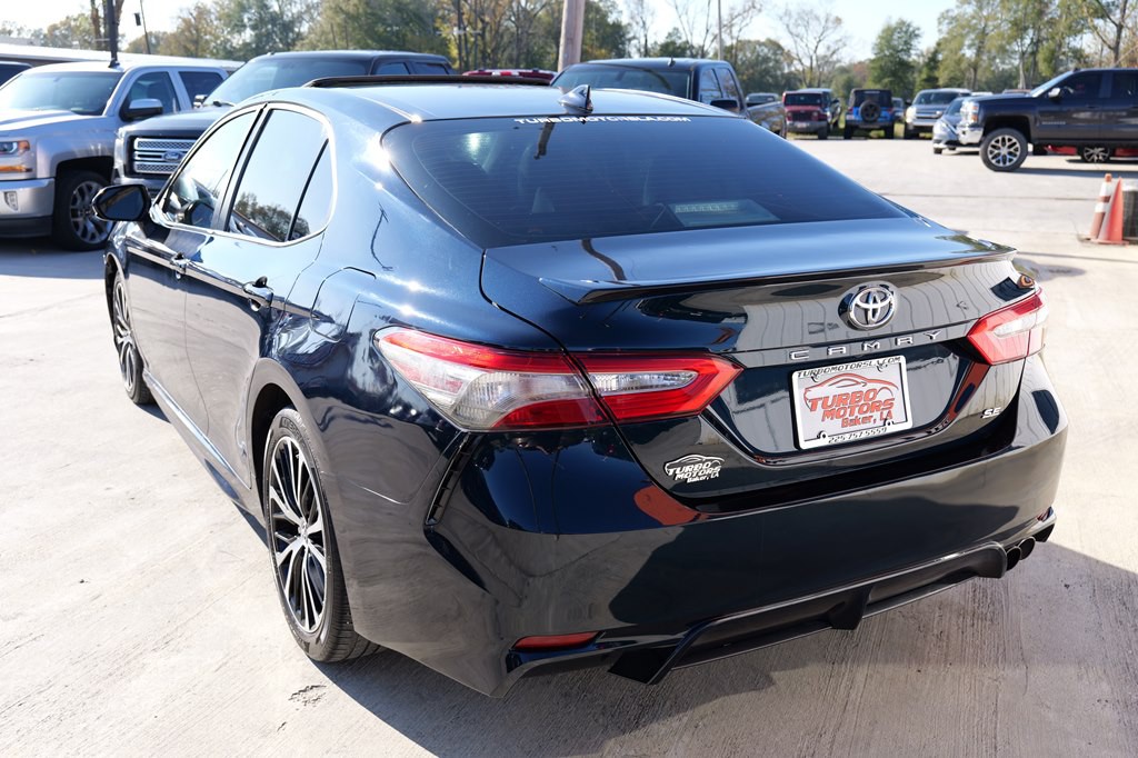 2019 Toyota Camry Image 35