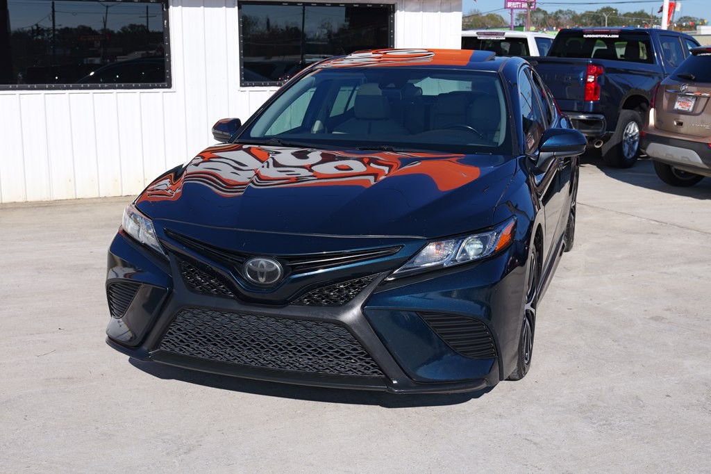 2019 Toyota Camry Image 38