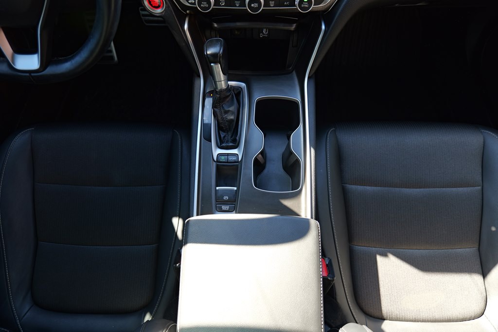 2020 Honda Accord Image 40