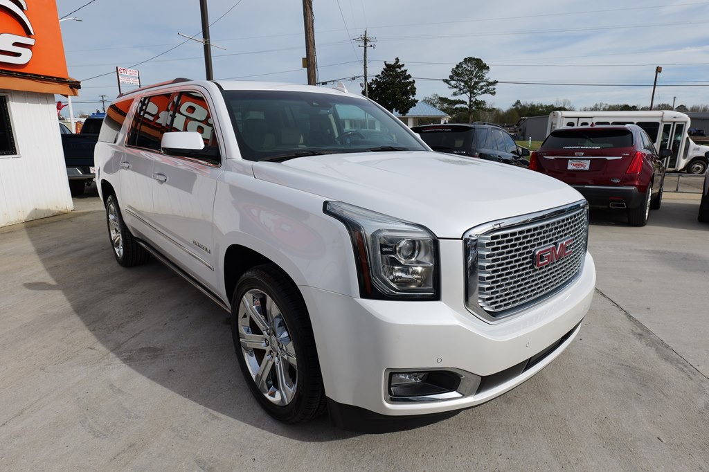 2017 GMC Yukon Image 3
