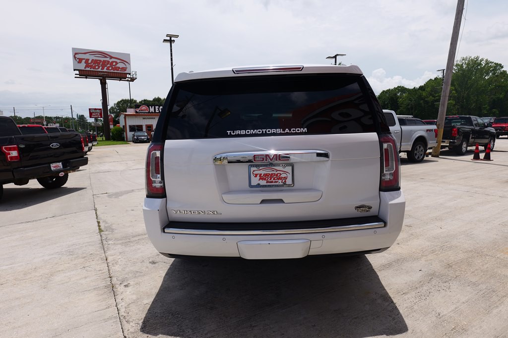 2017 GMC Yukon Image 50