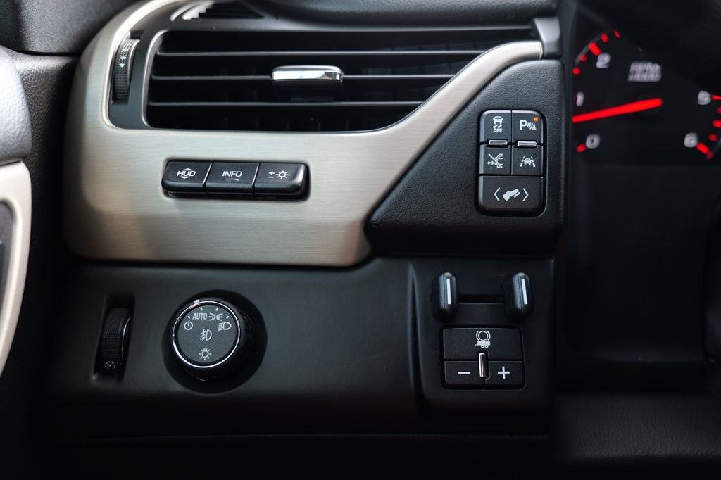 2016 GMC Yukon Image 32