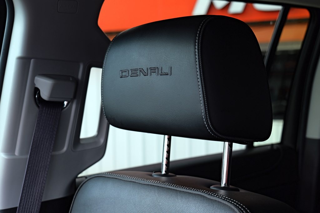 2016 GMC Yukon Image 43