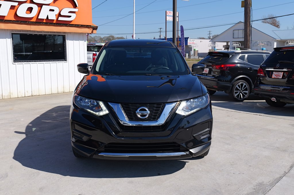 2017 Nissan Rogue Image 2