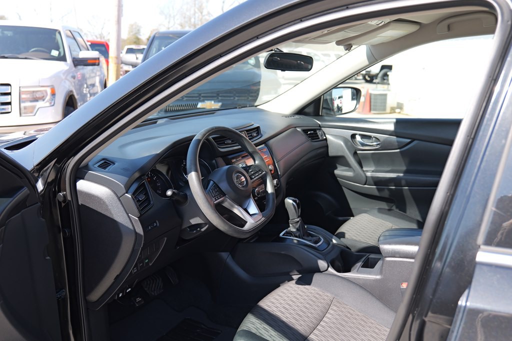 2017 Nissan Rogue Image 11