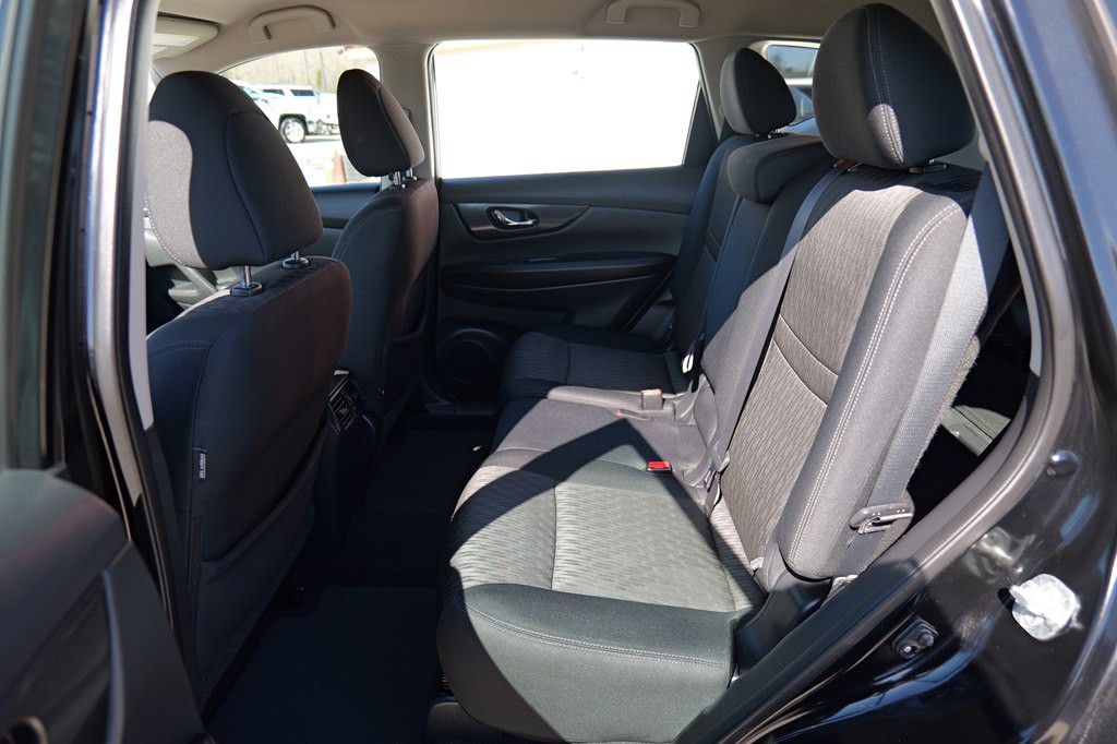 2017 Nissan Rogue Image 17