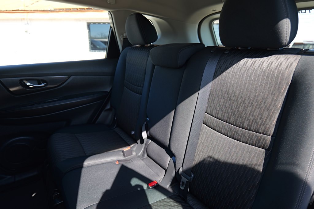 2017 Nissan Rogue Image 18