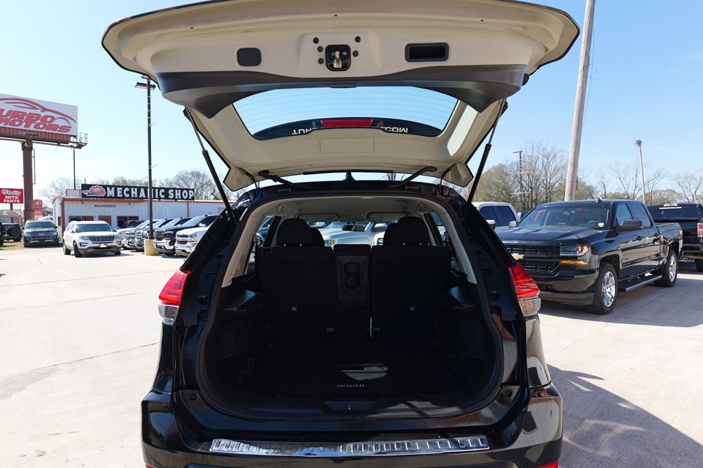 2017 Nissan Rogue Image 19
