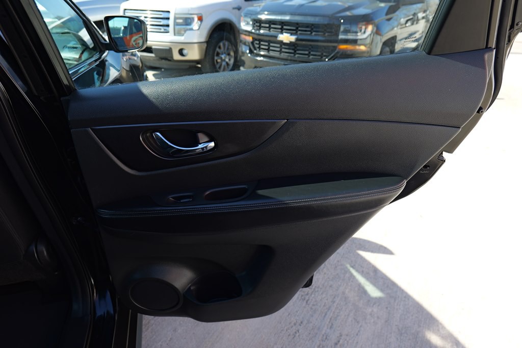 2017 Nissan Rogue Image 21