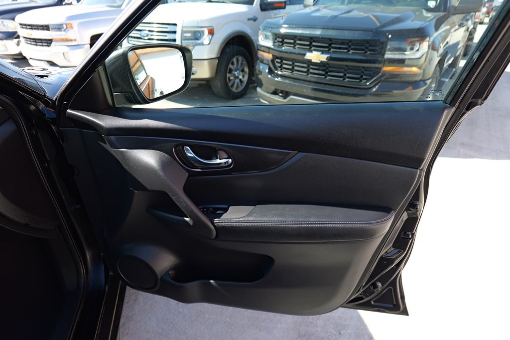 2017 Nissan Rogue Image 26