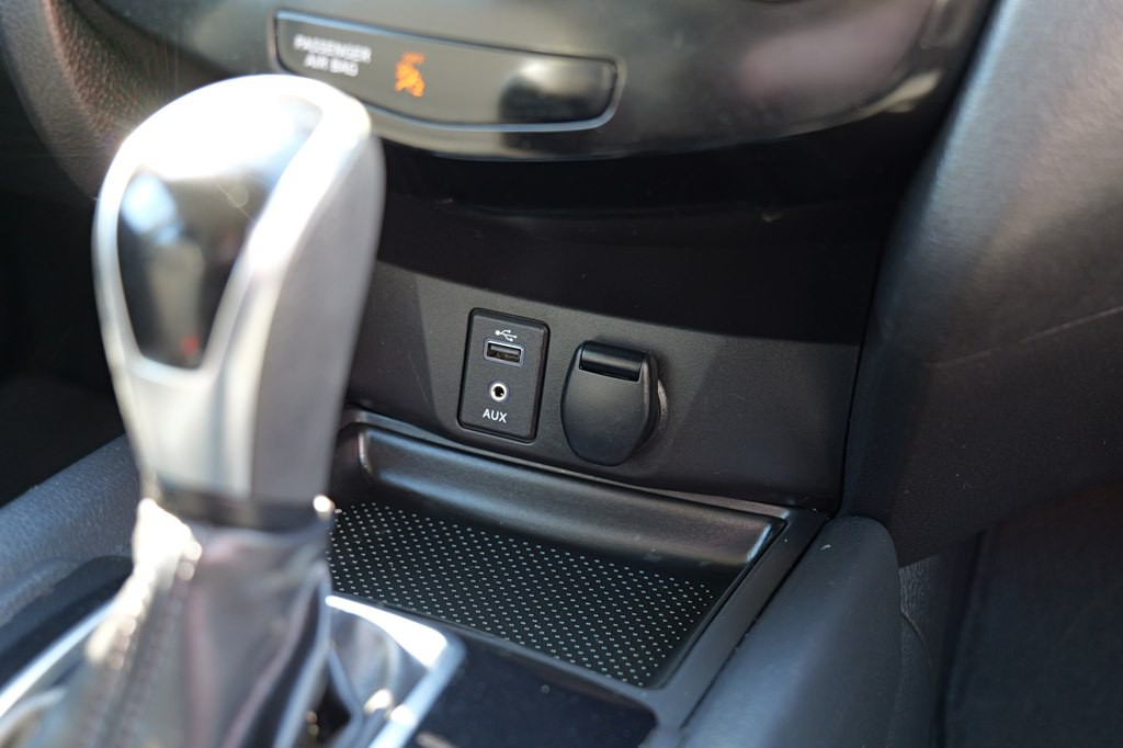 2017 Nissan Rogue Image 38