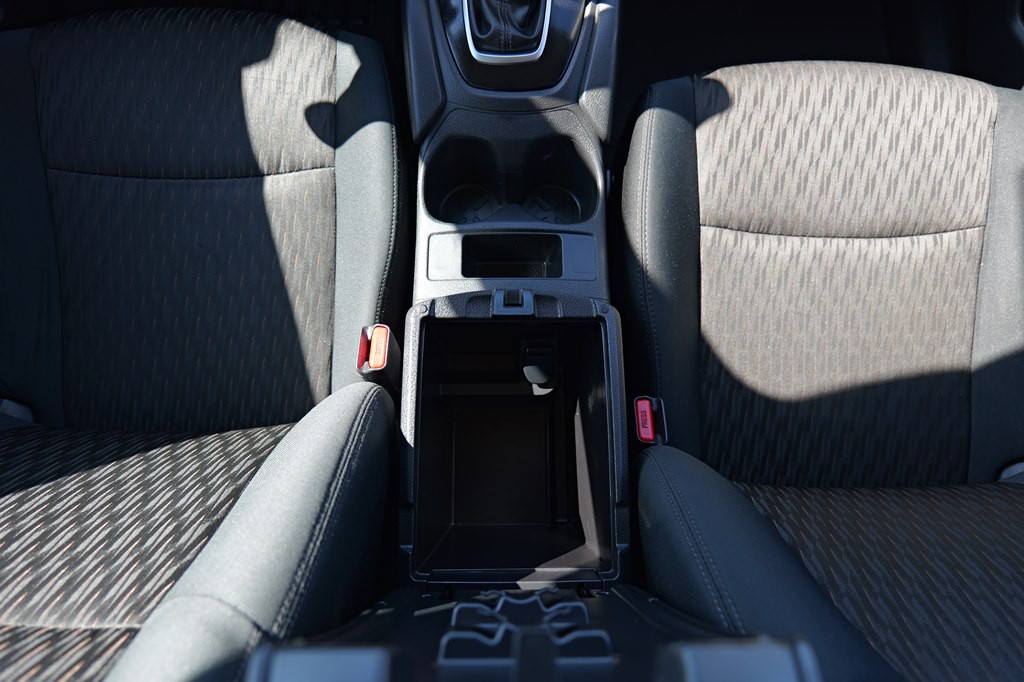 2017 Nissan Rogue Image 40