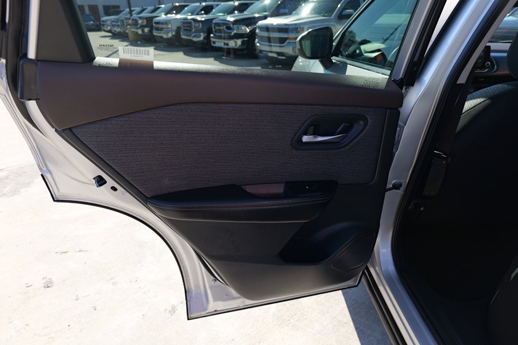 2023 Nissan Rogue Image 16