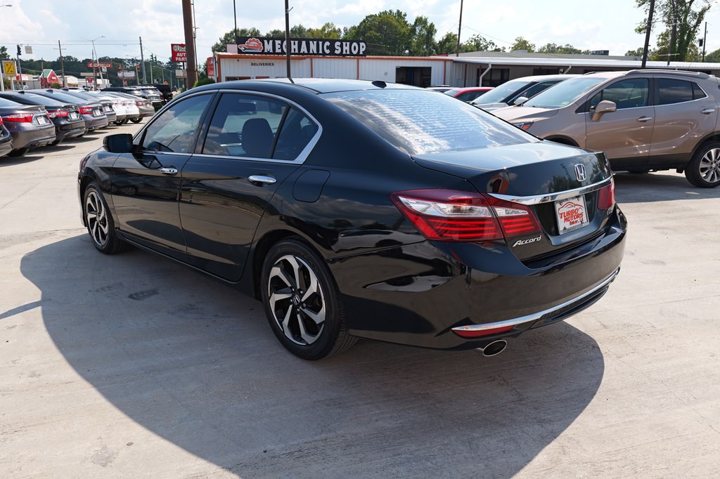 2016 Honda Accord Image 16