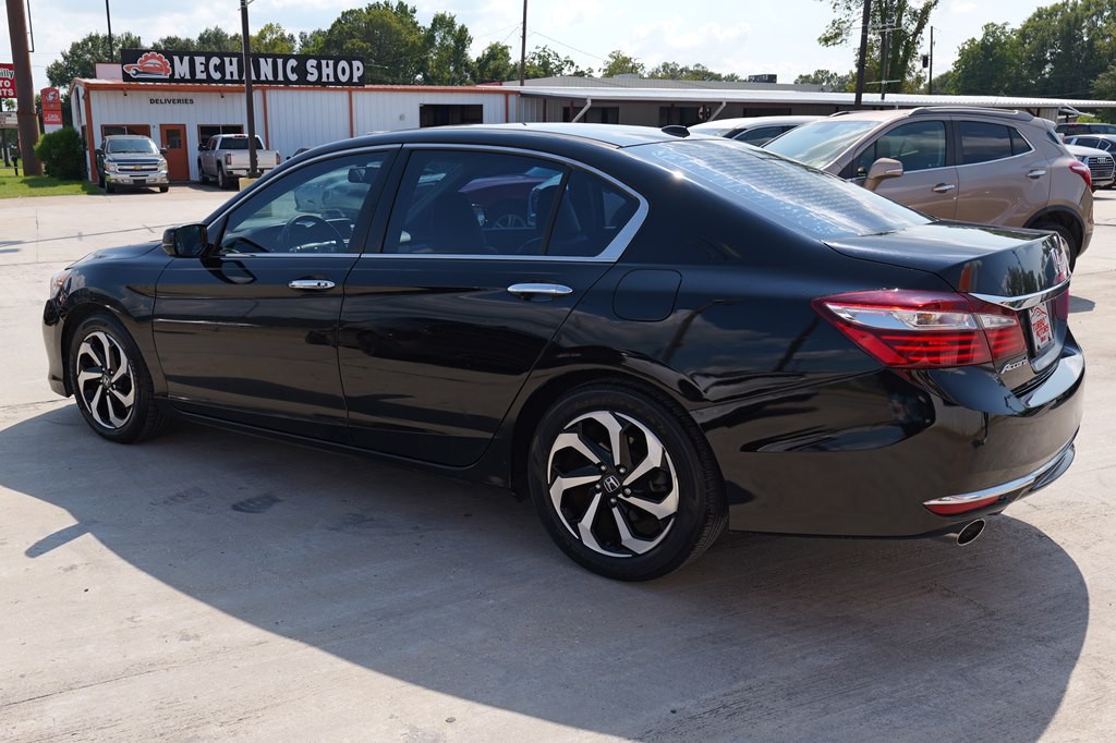 2016 Honda Accord Image 17