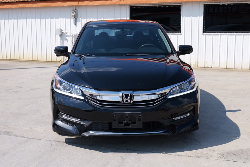 2016 Honda Accord Image 28