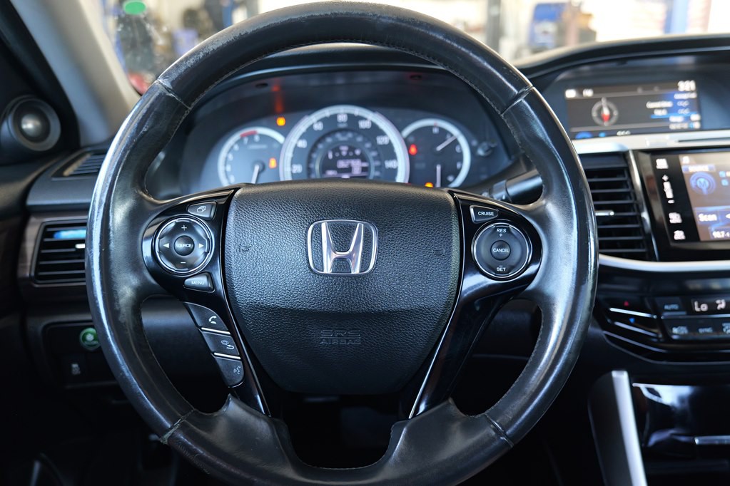 2016 Honda Accord Image 31