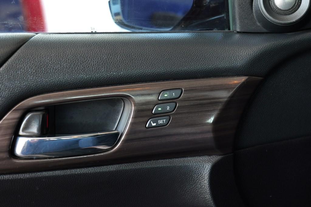 2016 Honda Accord Image 40