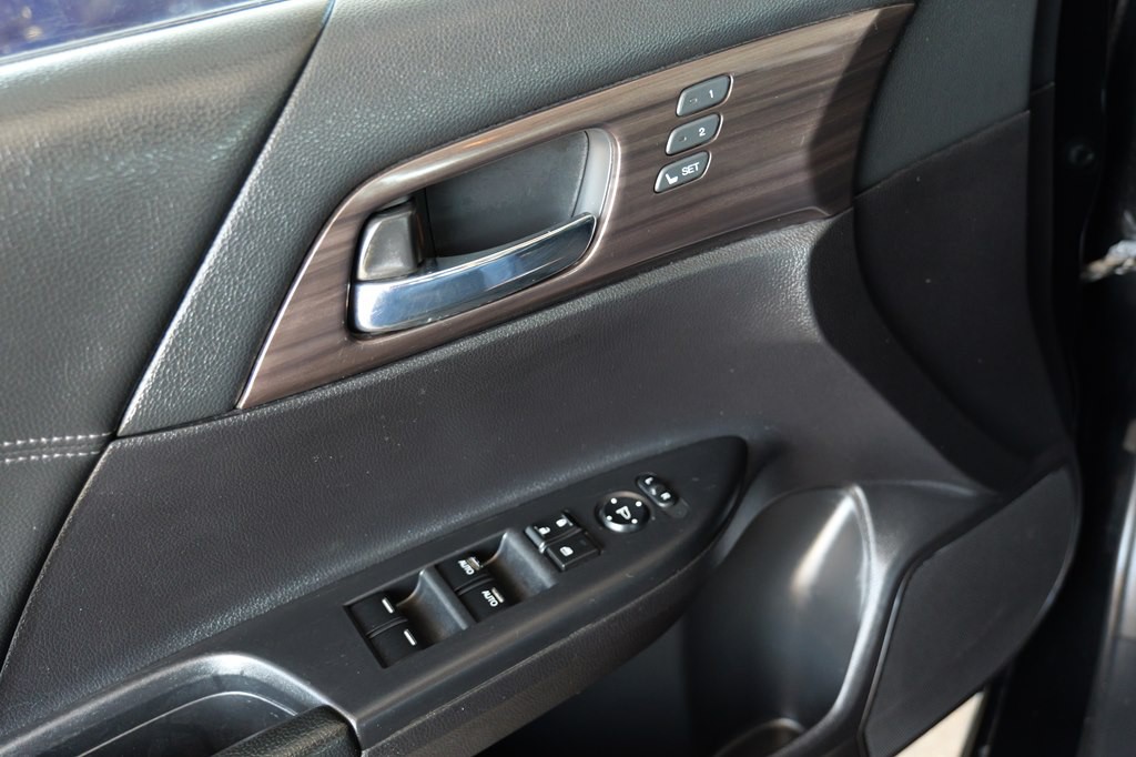 2016 Honda Accord Image 42