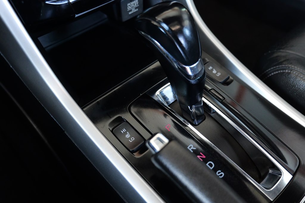 2016 Honda Accord Image 45