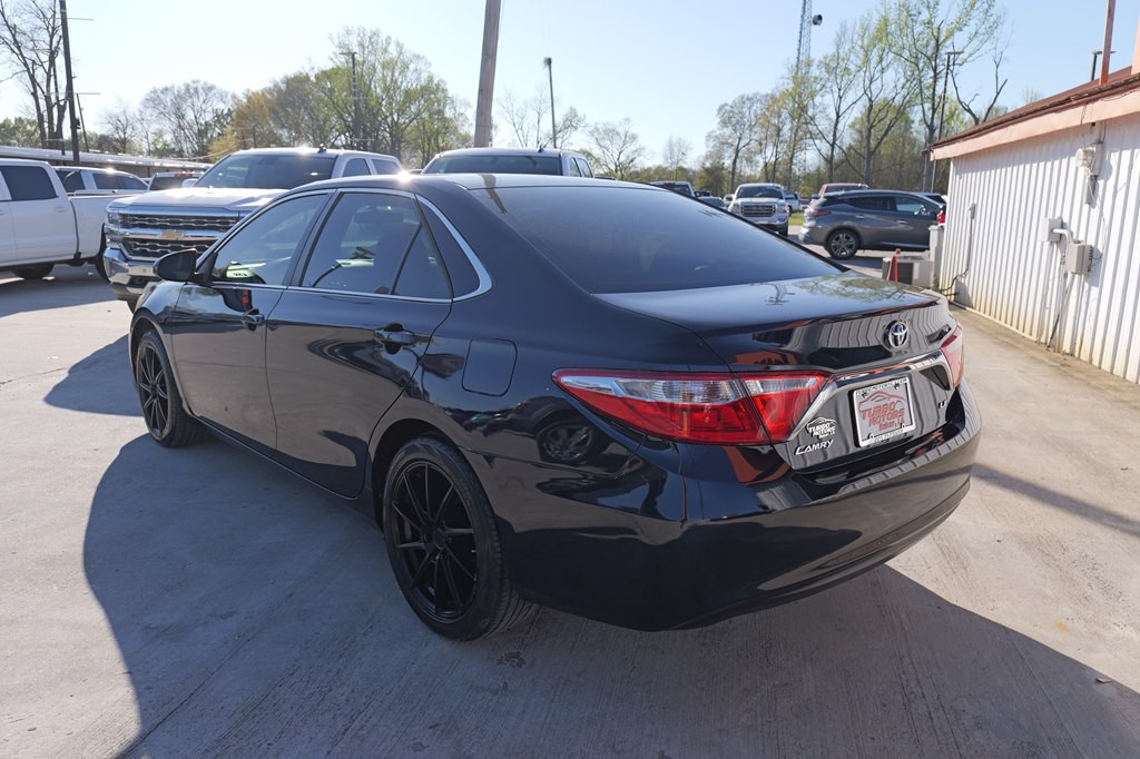 2016 Toyota Camry Image 7
