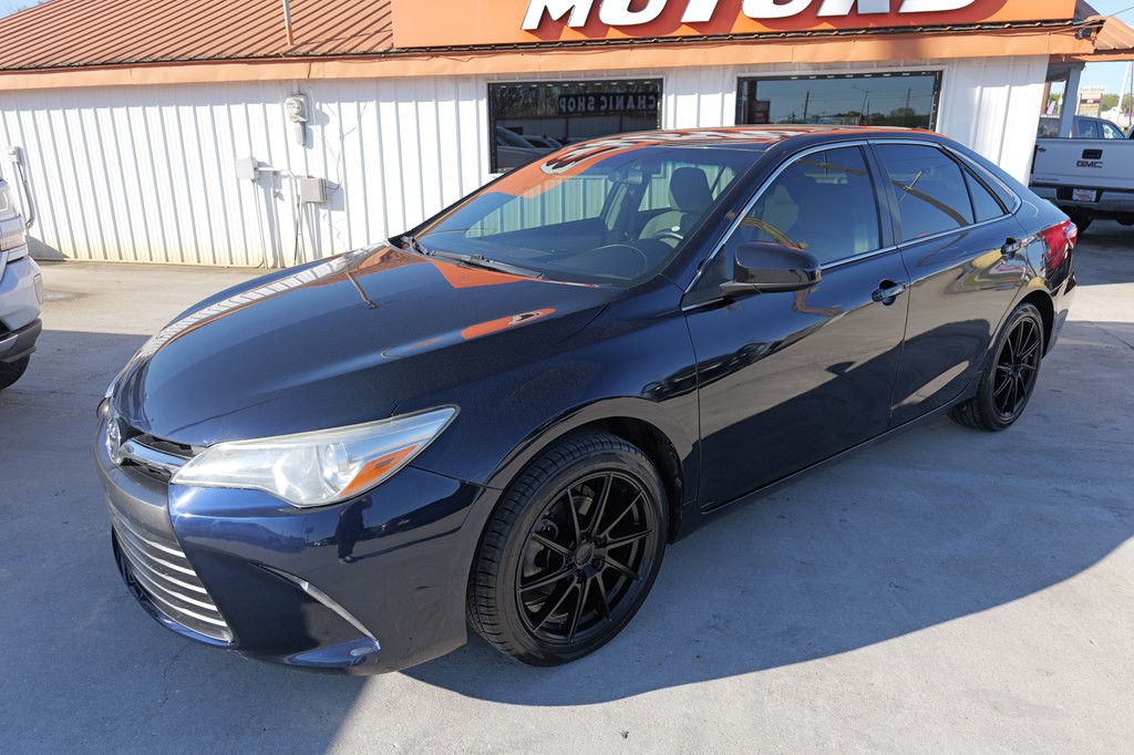 2016 Toyota Camry Image 9