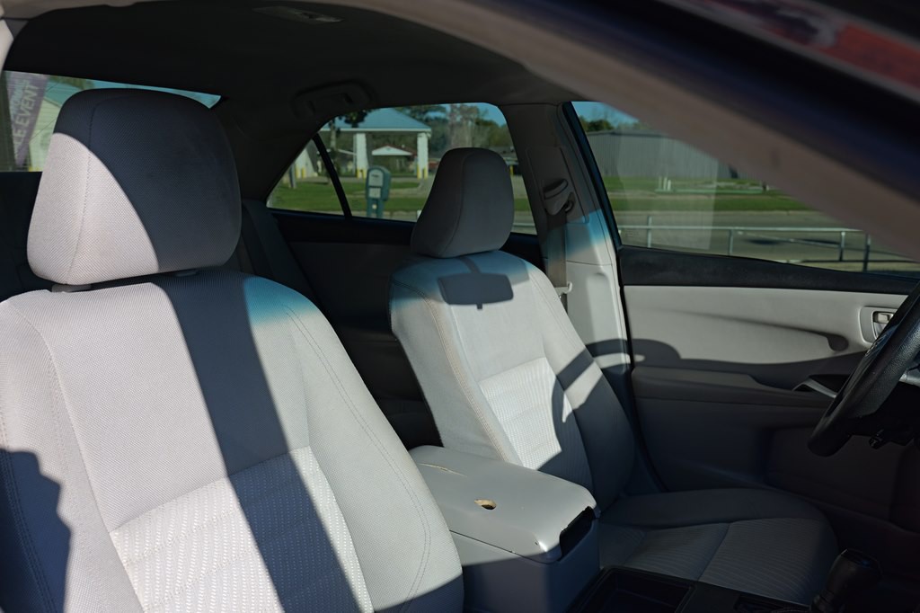 2016 Toyota Camry Image 26