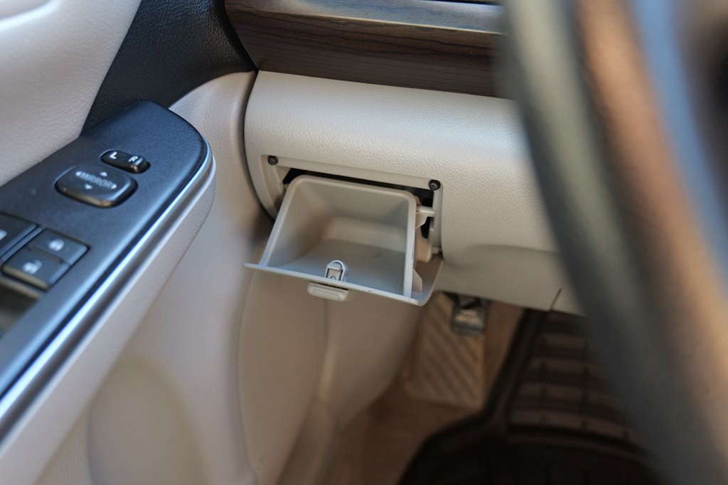 2016 Toyota Camry Image 35