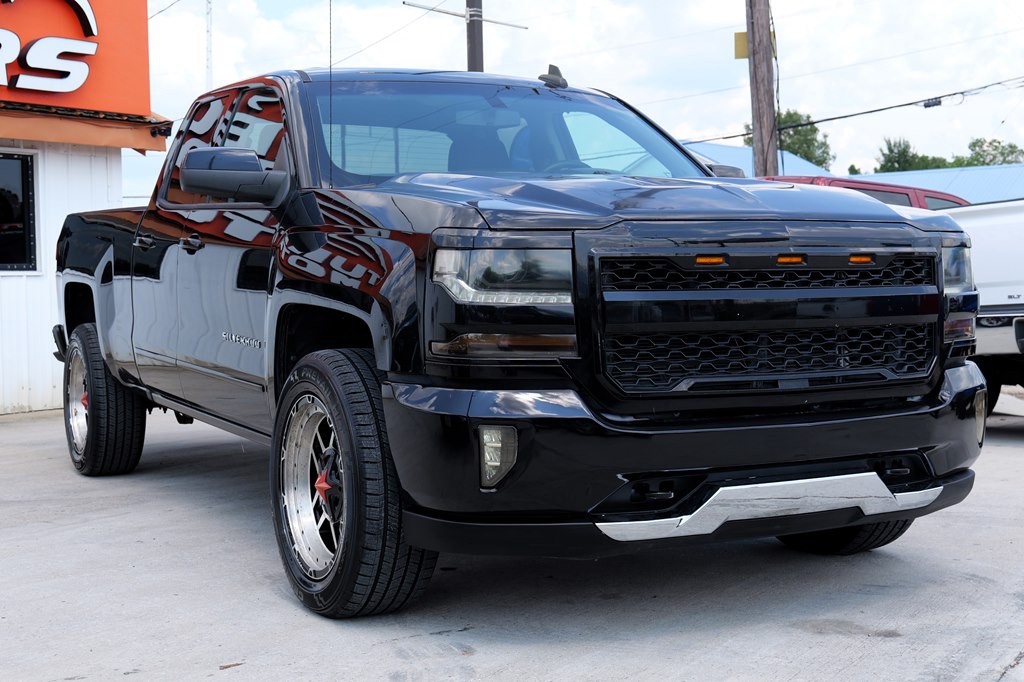 2018 Chevrolet Silverado 1500 Image 2
