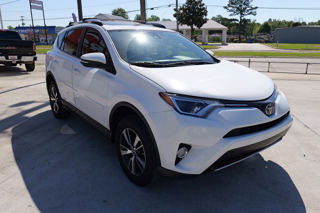 2017 Toyota Rav4 Image 3