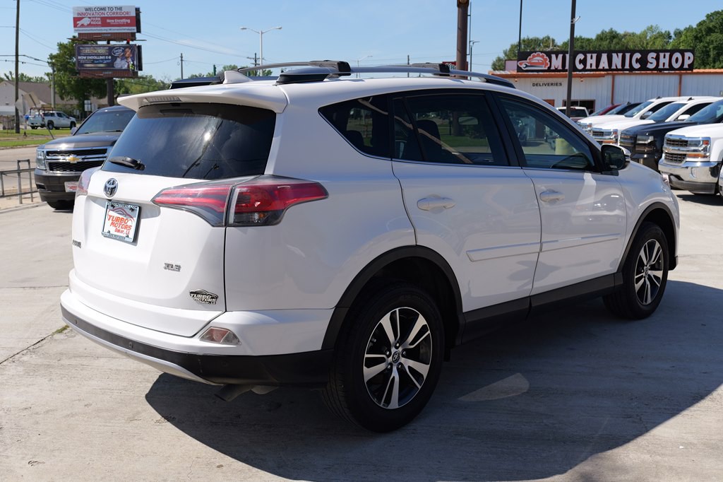 2017 Toyota Rav4 Image 5