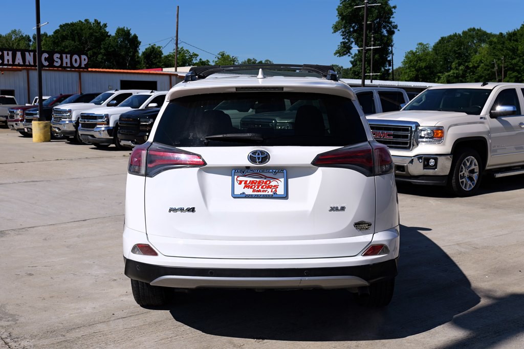 2017 Toyota Rav4 Image 6