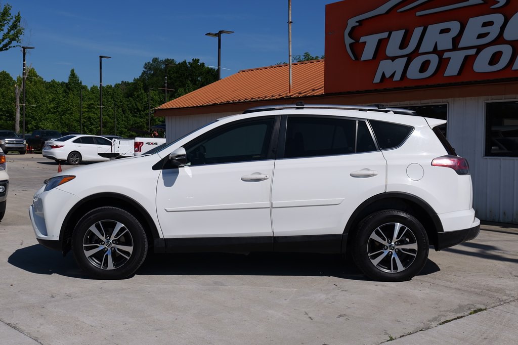 2017 Toyota Rav4 Image 8