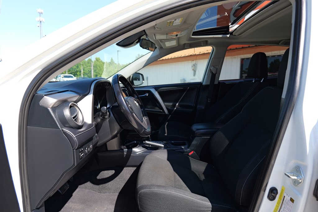 2017 Toyota Rav4 Image 12
