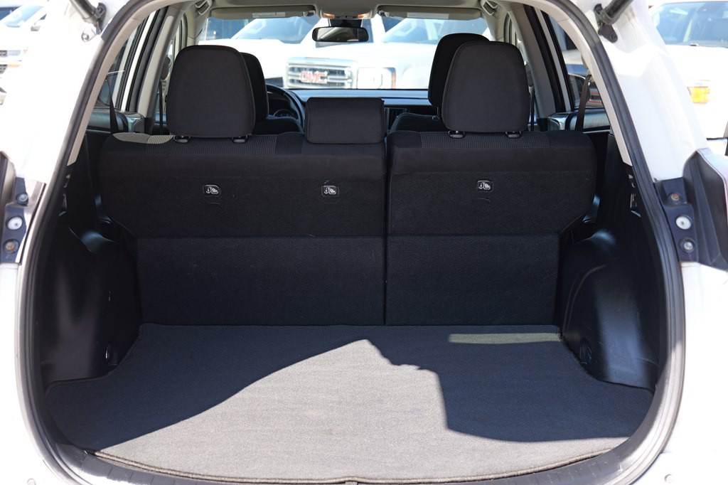 2017 Toyota Rav4 Image 18