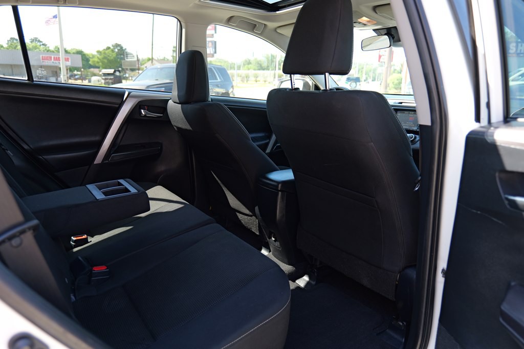 2017 Toyota Rav4 Image 21
