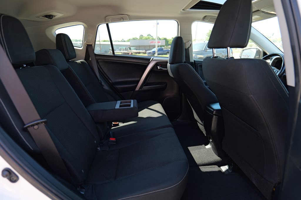 2017 Toyota Rav4 Image 22