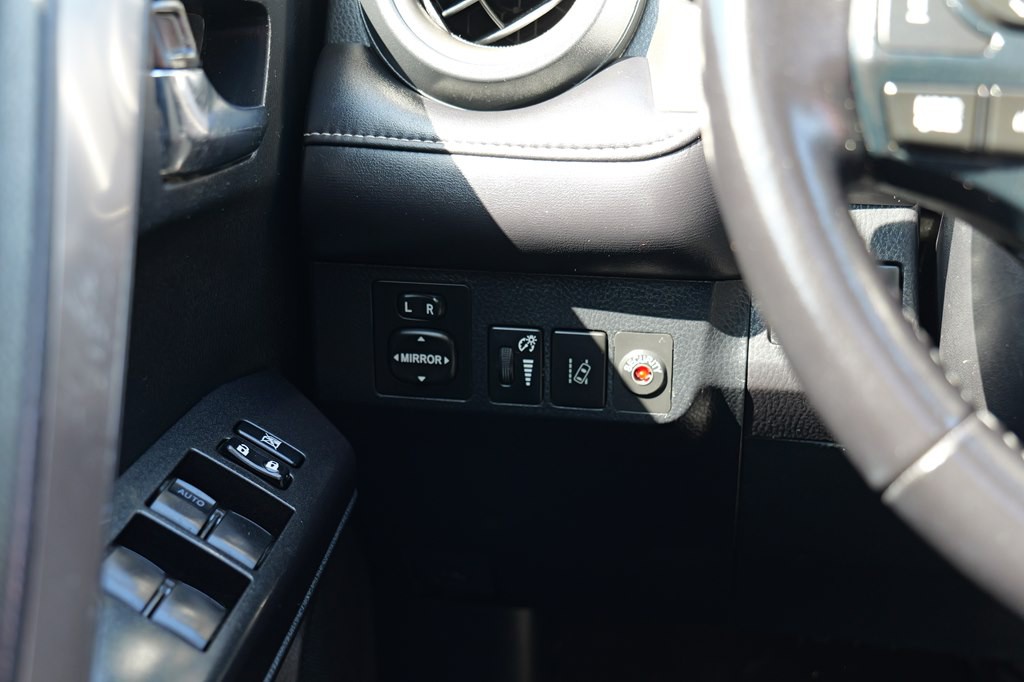 2017 Toyota Rav4 Image 32