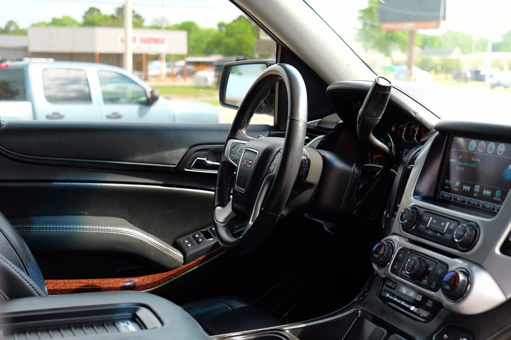 2017 GMC Yukon Image 32